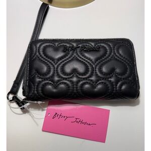 Betsey Johnson XOKARA Black Heart Quilted Zip Around Wallet Wristlet New